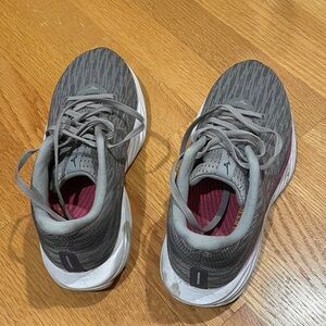 Mizuno Gray and Pink Athletic Shoes